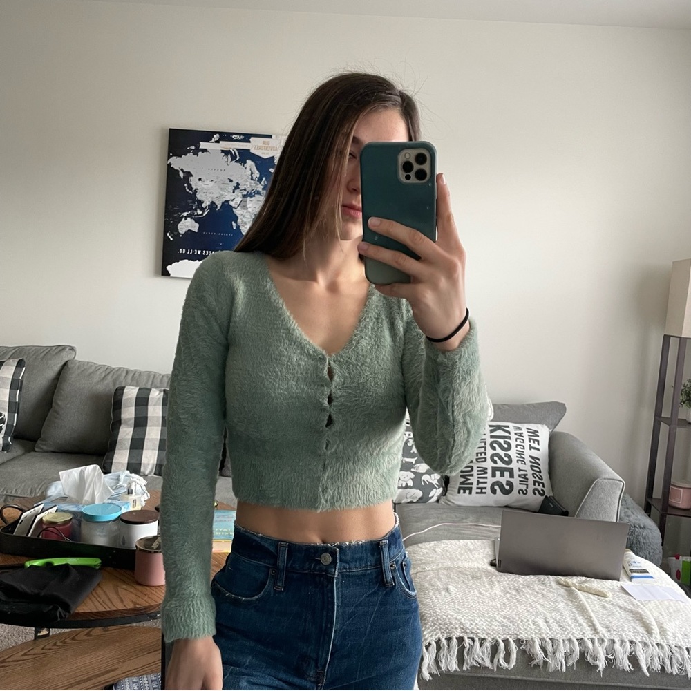 Green cropped sweater